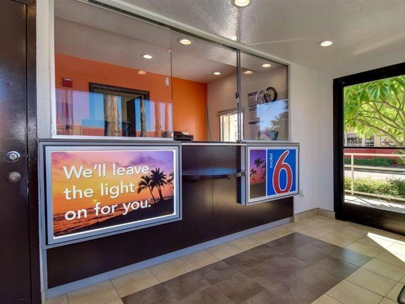 Motel 6-Riverside, Ca - South Экстерьер фото